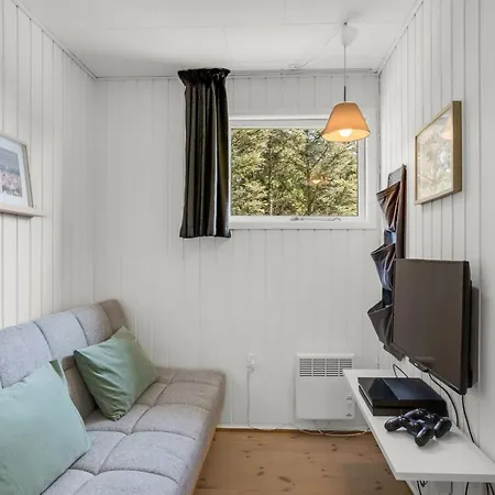 Tuke - 400m From The Sea By Interhome Nyaraló