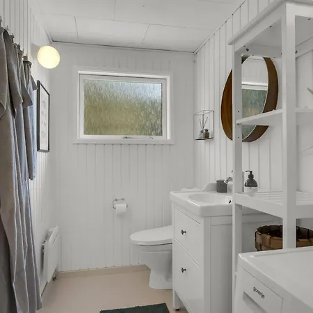 Tuke - 400m From The Sea By Interhome Nyaraló